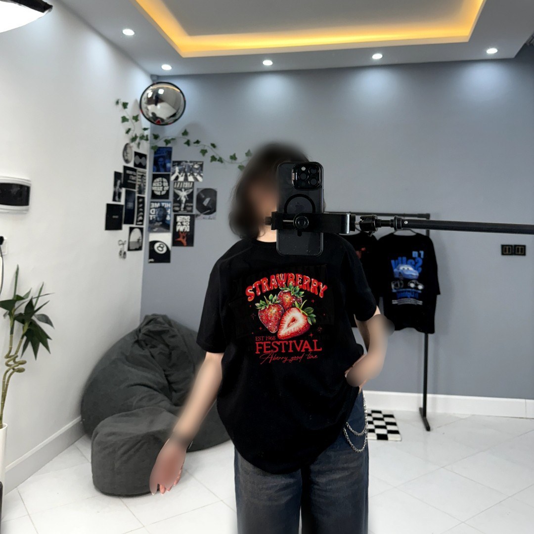تیشرت مشکی پنبه طرح توت فرنگی کد 876