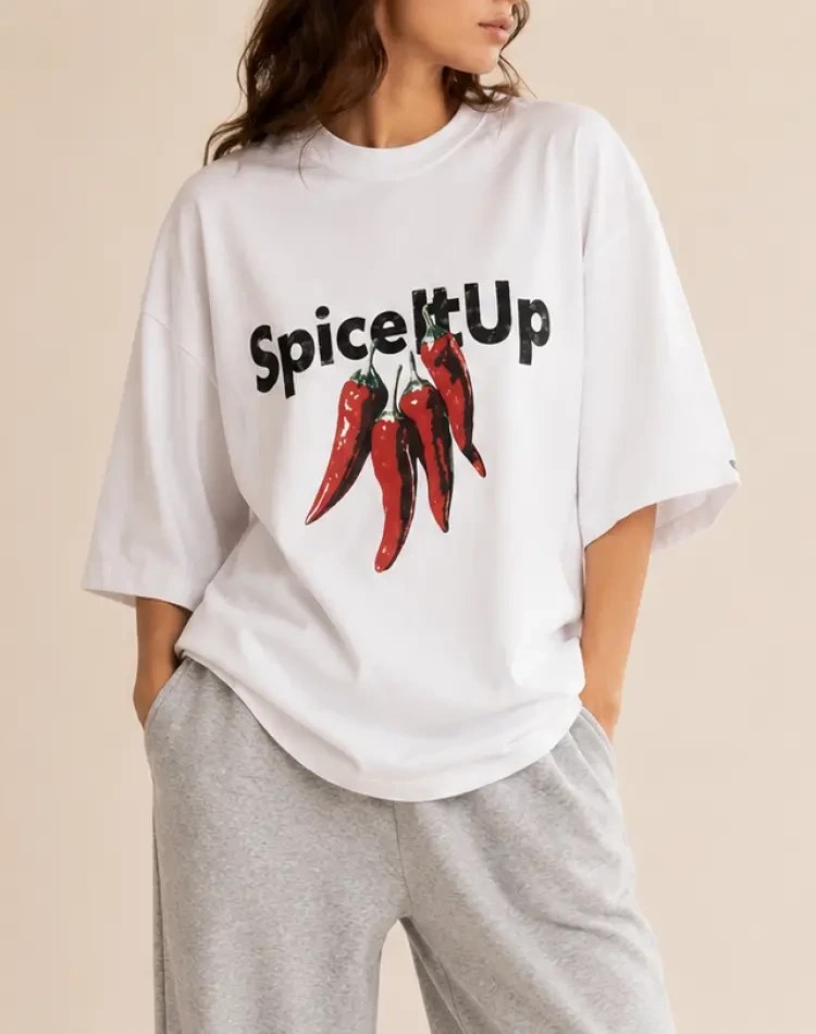 تیشرت پینترستی فلفل spice it up ترند سال زنانه دخترانه کد 99 خرید تیشرت پینترستی مدل Spice it up (ترند سال) بلوین استایل