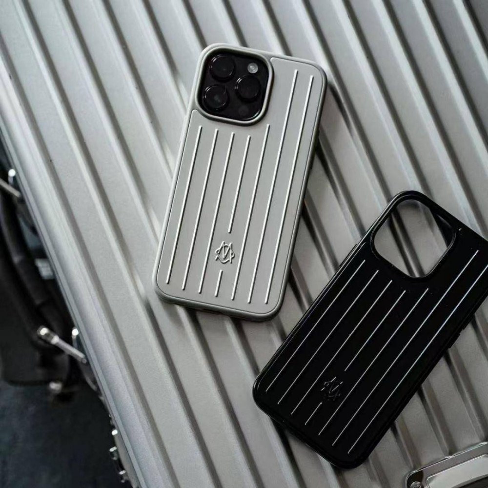 قاب گوشی اپل RIMOWA آلومینیومی برای آیفون ۱۷ پرو مکس
